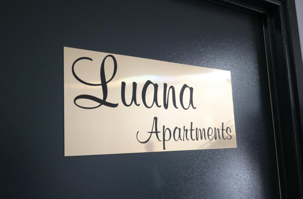 Luana Airport Apartments #8 Отопени Экстерьер фото